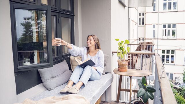 Image - ung kvinde lejlighed